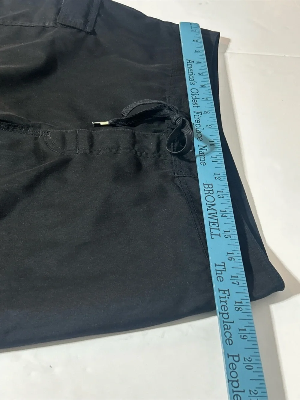 RVCA Men’s Black Board Shorts Swim Trunks Cargo Pocket Size 33